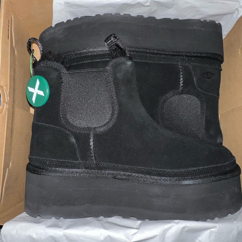 UGG NUEMEL PLATFORM CHELSEA BOOT SIZE 8